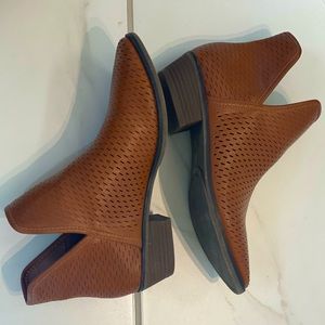 AMERICAN EAGLE Bootie